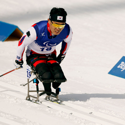 Shin Eui-hyun Ended in 11th Place in Biathlon